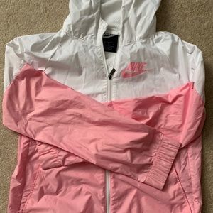 Nike girls wind breaker size L